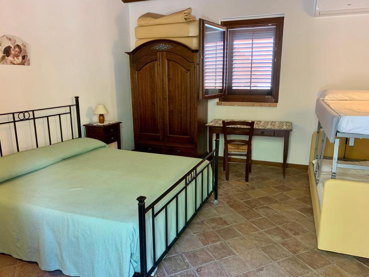 Agriturismo Sant'Agata Piana Degli Albanesi Exteriör bild