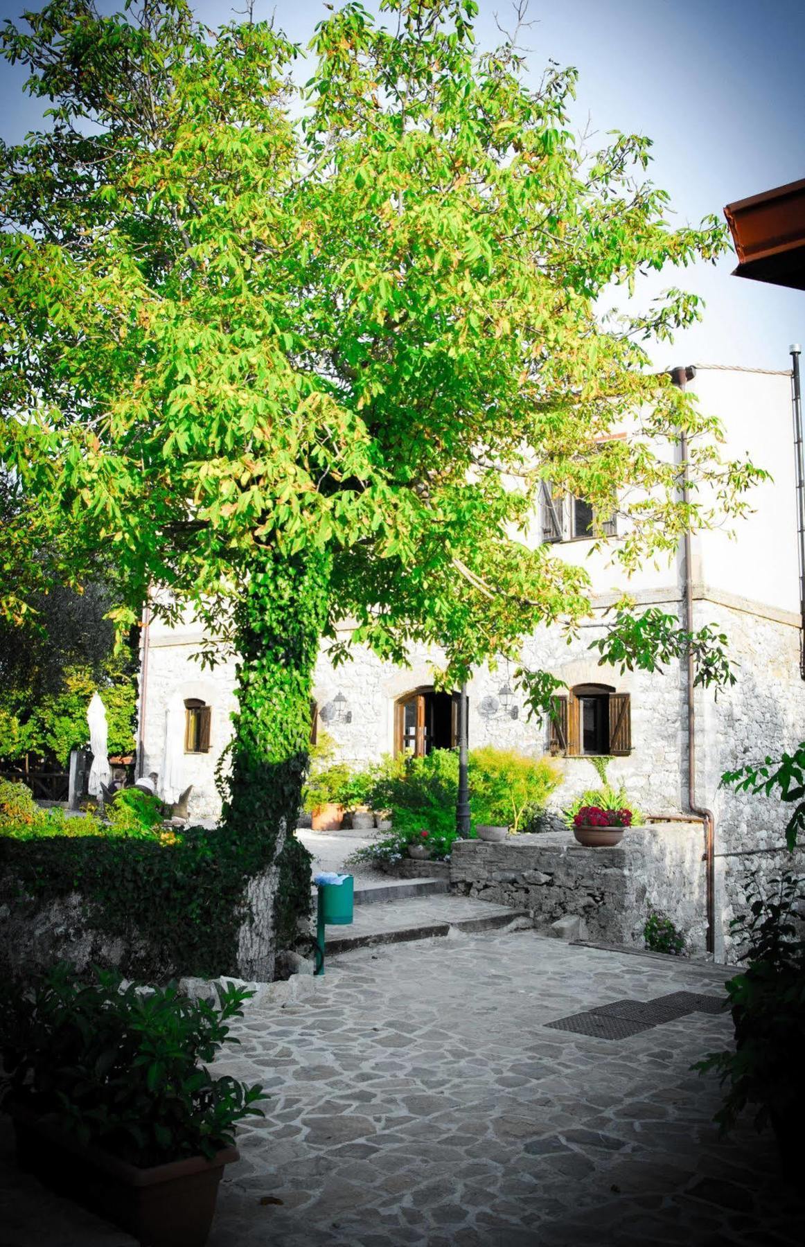 Agriturismo Sant'Agata Piana Degli Albanesi Exteriör bild