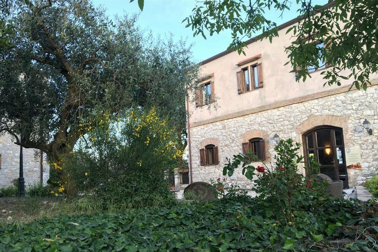 Agriturismo Sant'Agata Piana Degli Albanesi Exteriör bild
