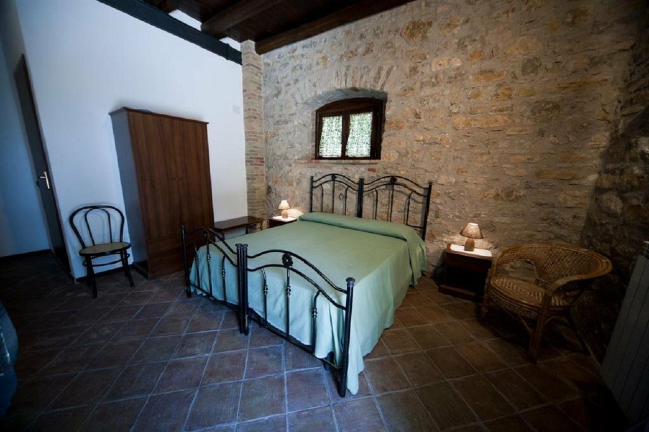 Agriturismo Sant'Agata Piana Degli Albanesi Exteriör bild